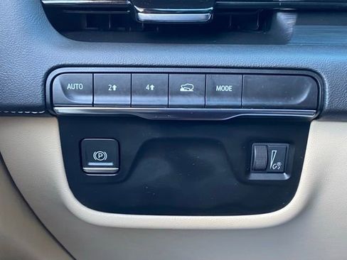 Used 2022 Cadillac Escalade Premium Luxury image 53