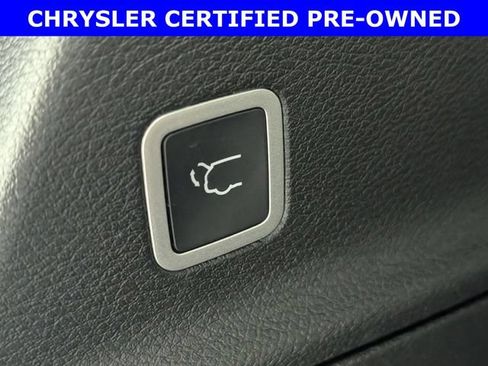 Certified 2026 Chrysler Pacifica Select FWD image 29