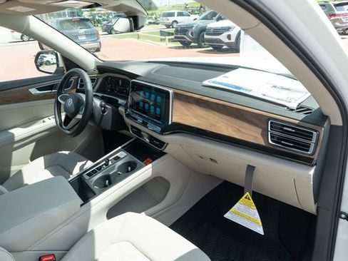 New 2026 Volkswagen Atlas SE FWD image 41