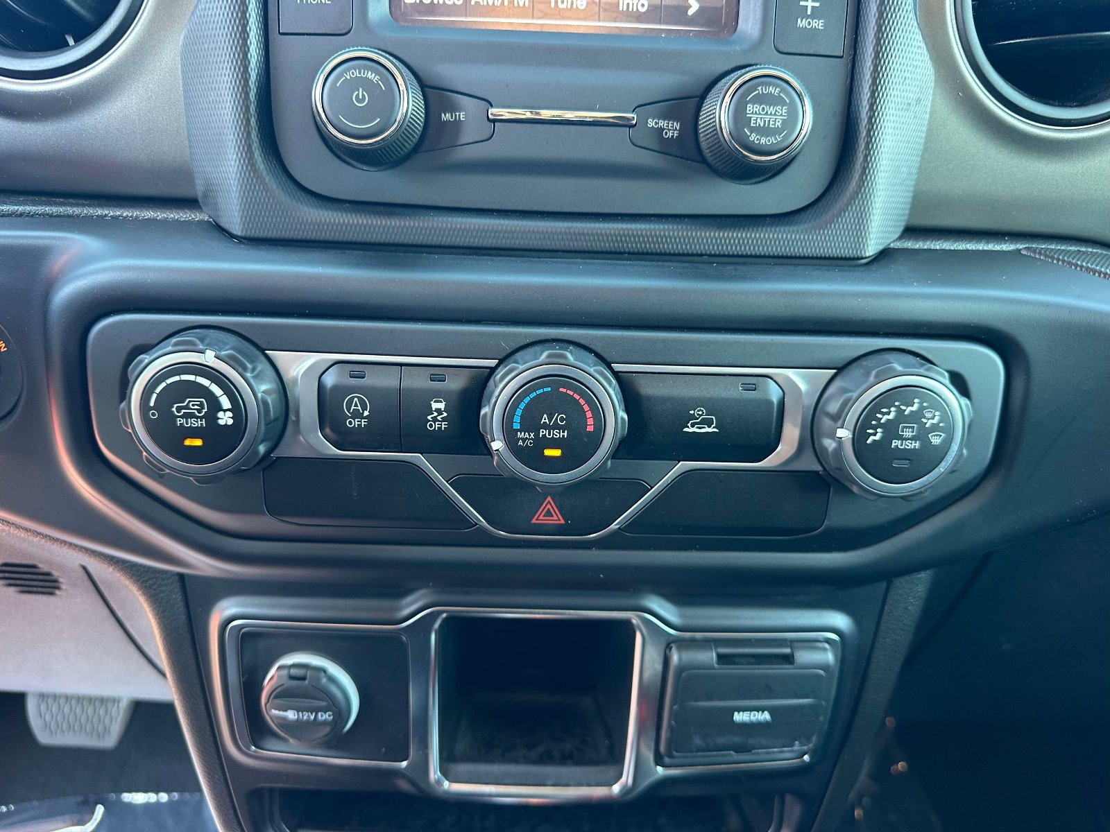 Used 2021 Jeep Wrangler Unlimited Sport AWD/4WD image 10
