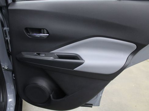 Used 2023 Nissan Kicks SR w/ SR Premium Package image 23