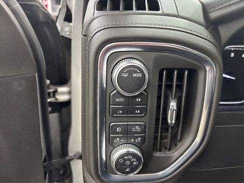 Used 2022 GMC Sierra 3500 SLT w/ SLT Preferred Package AWD/4WD image 38