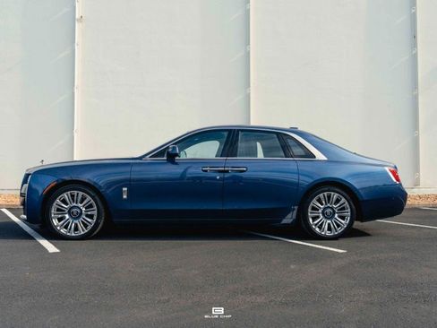 Used 2023 Rolls-Royce Ghost w/ Ghost Package image 2