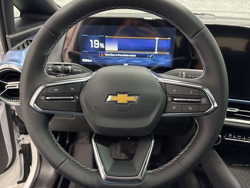 New 2026 Chevrolet Equinox EV LT image 22