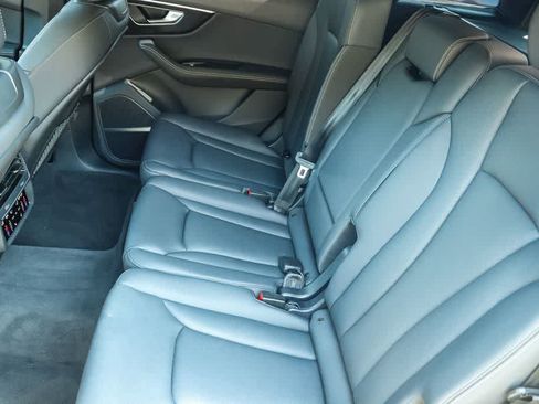Used 2025 Audi Q7 3.0T Premium Plus w/ Premium Plus Package AWD/4WD image 16