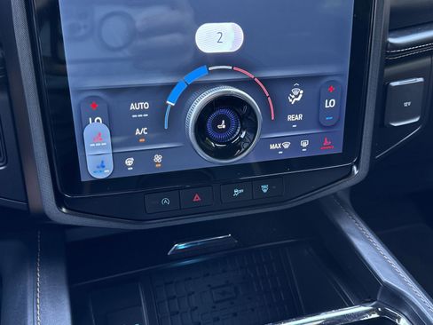 Used 2023 Ford Expedition Platinum RWD image 32