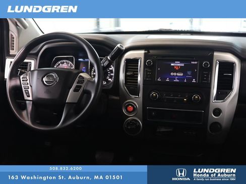Used 2019 Nissan Titan SV AWD/4WD image 4