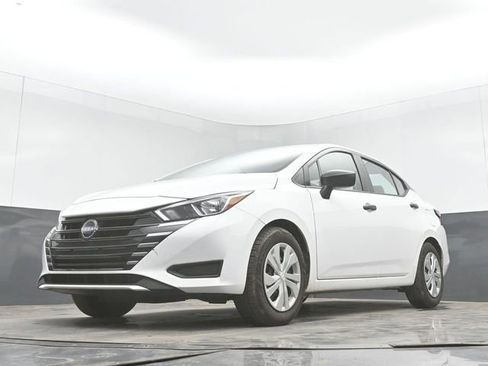 Used 2023 Nissan Versa S FWD image 29