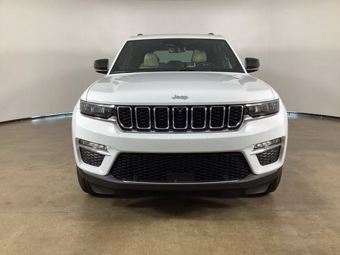 Used 2024 Jeep Grand Cherokee Limited w/ Luxury Tech Group II AWD/4WD image 3