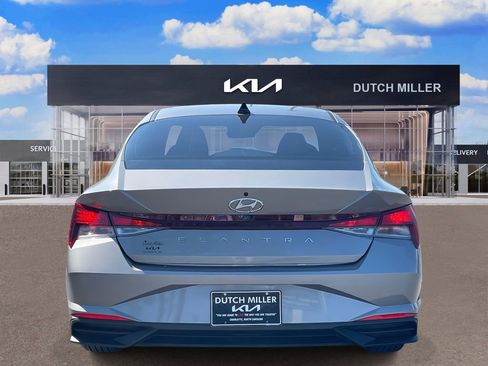 Used 2023 Hyundai Elantra SEL w/ Convenience Package image 6