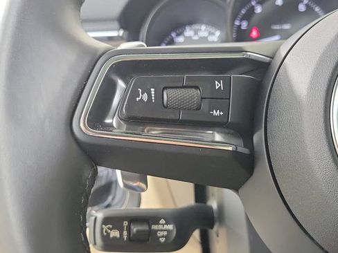 Used 2024 Porsche Macan AWD/4WD image 26