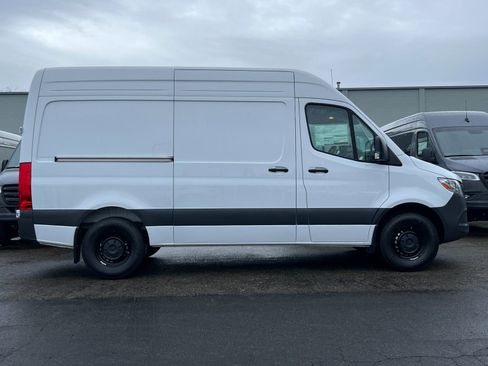New 2025 Mercedes-Benz Sprinter 2500 image 3