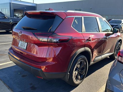 Used 2026 Nissan Rogue SV w/ SV Premium Package image 6