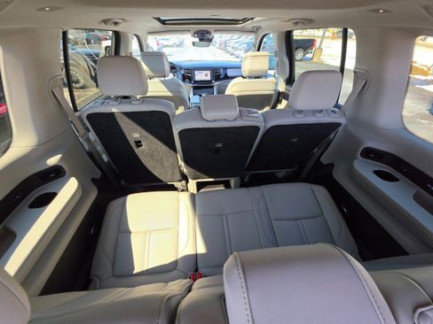 Used 2022 Jeep Wagoneer Series III w/ Premium Group I image 24