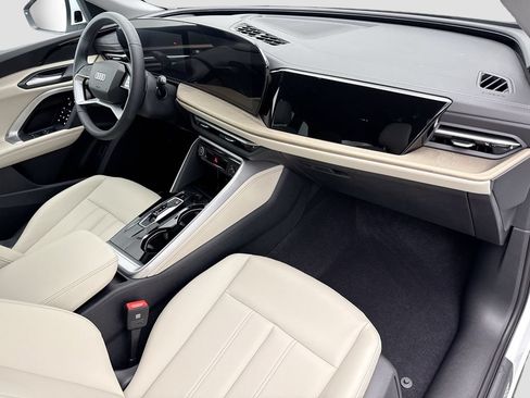 Certified 2025 Audi Q5 Premium w/ Convenience Package AWD/4WD image 16