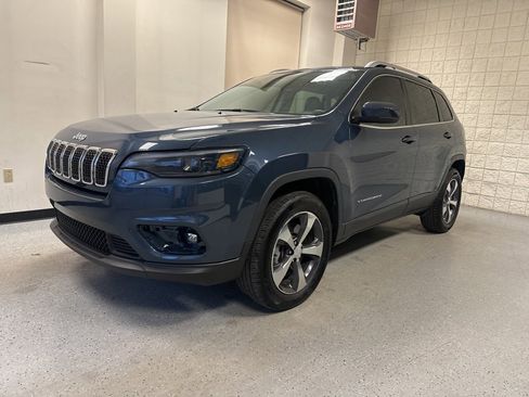 Used 2020 Jeep Cherokee Limited image 35