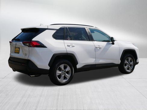 Used 2025 Toyota RAV4 XLE AWD/4WD image 7