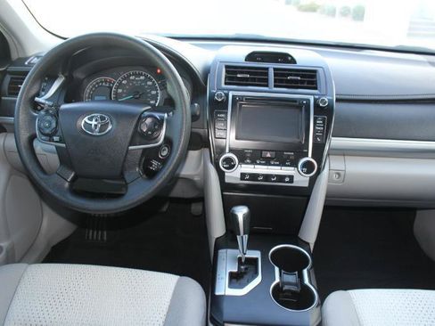 Used 2014 Toyota Camry LE FWD image 18