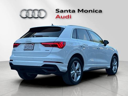 Used 2023 Audi Q3 2.0T Premium w/ Convenience Package image 2