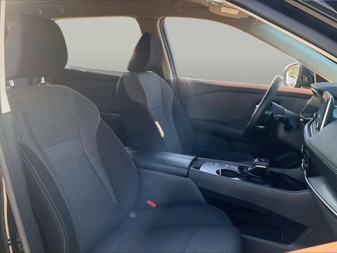 Used 2022 Nissan Rogue SV FWD image 9