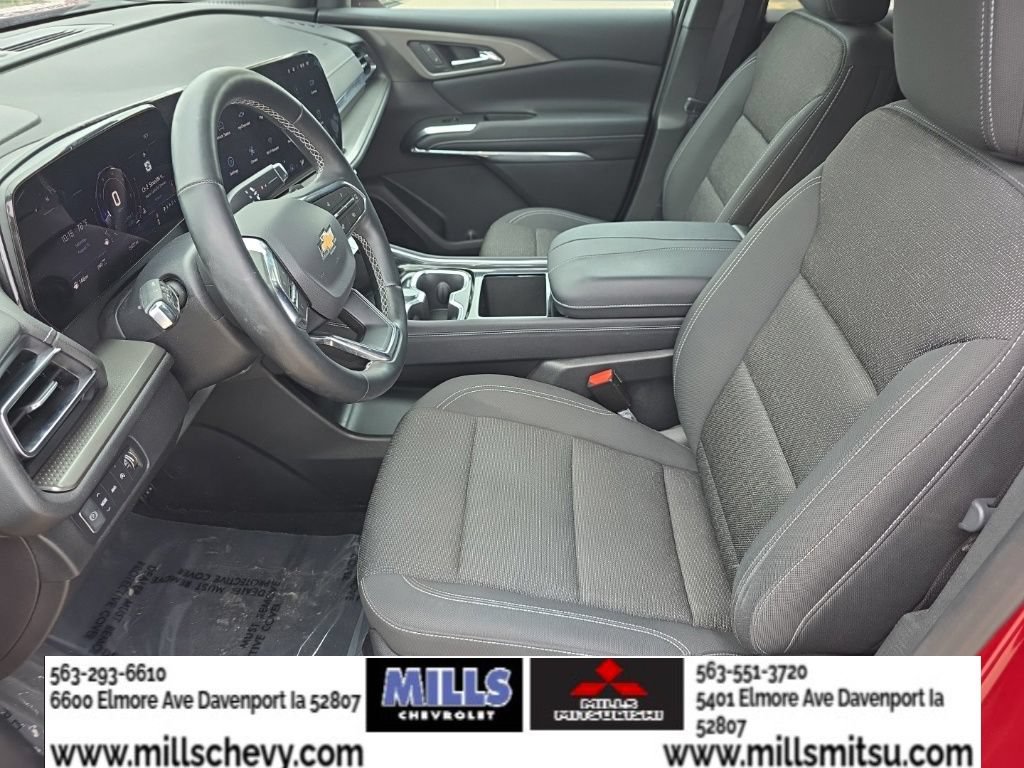 Used 2025 Chevrolet Traverse LT AWD/4WD image 13