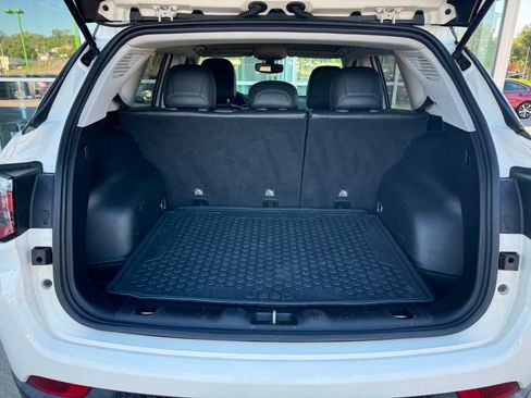 Used 2018 Jeep Compass Latitude w/ Popular Equipment Group AWD/4WD image 10