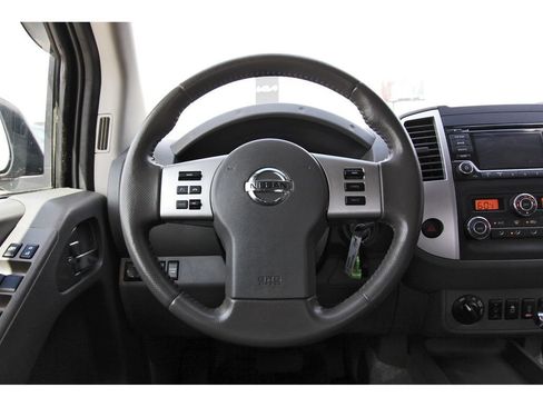 Used 2017 Nissan Frontier SV w/ SV Value Truck Package AWD/4WD image 15