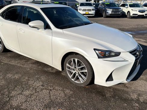 Used 2019 Lexus IS 300 image 2