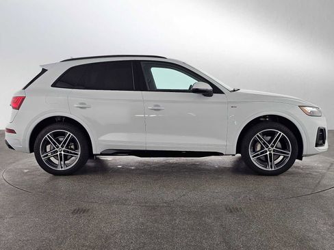 Used 2023 Audi Q5 e Premium Plus w/ Premium Plus Package image 2
