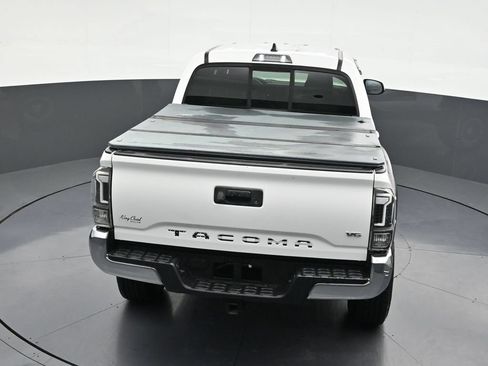 Used 2020 Toyota Tacoma TRD Off-Road AWD/4WD image 19
