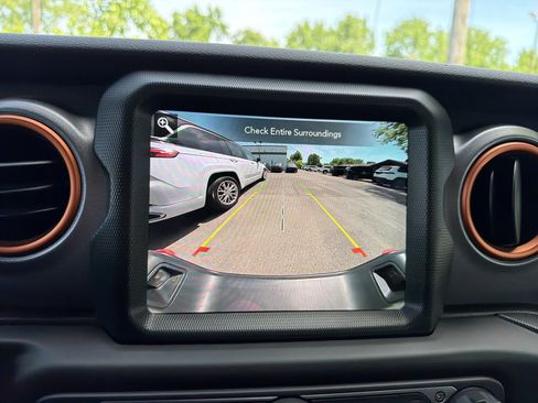 Used 2021 Jeep Gladiator Mojave AWD/4WD image 19