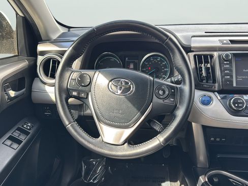 Used 2016 Toyota RAV4 XLE AWD/4WD image 16