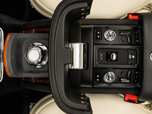Used 2008 Rolls-Royce Phantom Drophead Coupe RWD image 27