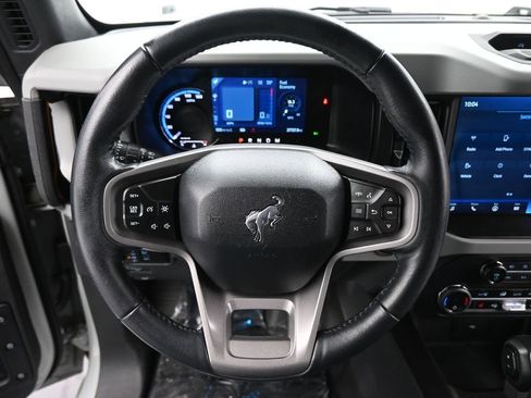 Used 2023 Ford Bronco Badlands image 10