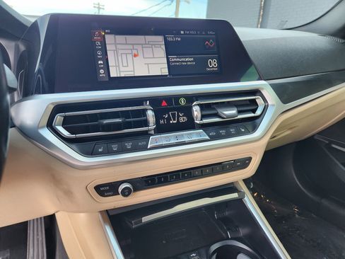 Used 2021 BMW 330i xDrive Sedan w/ Convenience Package image 9