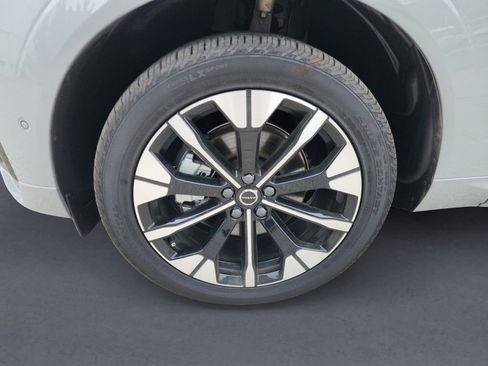 Used 2026 Volvo XC60 B5 Plus w/ Protection Package Premier AWD/4WD image 8