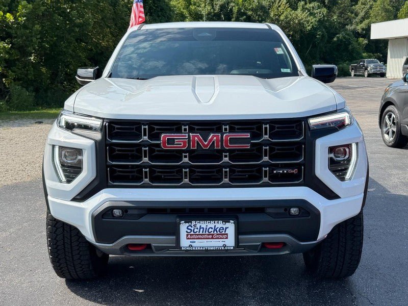 Used 2025 GMC Canyon AT4 w/ Nightfall Edition AWD/4WD image 10
