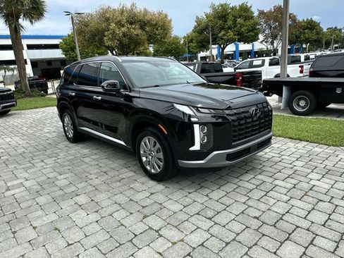Used 2025 Hyundai Palisade SEL FWD image 16
