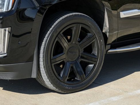 Used 2018 Cadillac Escalade Luxury image 59