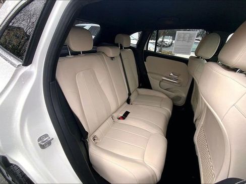 Used 2025 Mercedes-Benz GLA 250 4MATIC image 15