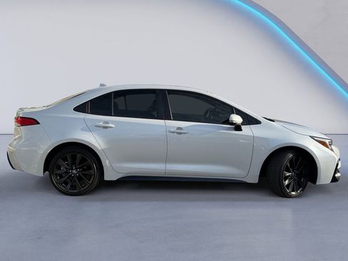 Used 2024 Toyota Corolla SE image 3