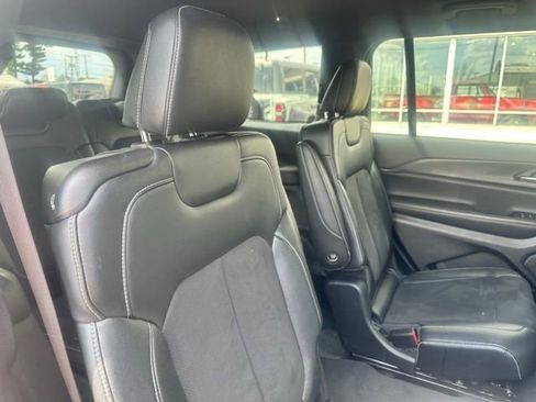 Used 2023 Jeep Grand Cherokee L Laredo AWD/4WD image 11