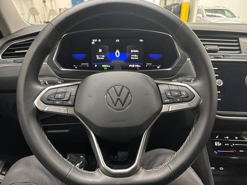 Used 2022 Volkswagen Tiguan SE AWD/4WD image 21