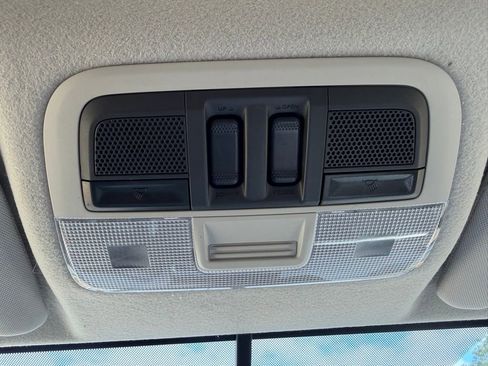 Used 2017 Subaru Crosstrek 2.0i Premium w/ Moonroof Package image 24