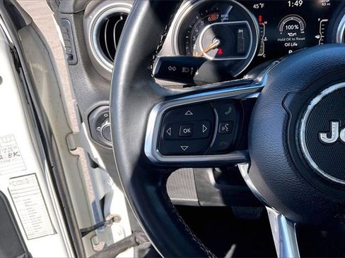 Used 2020 Jeep Wrangler Unlimited Sahara image 16