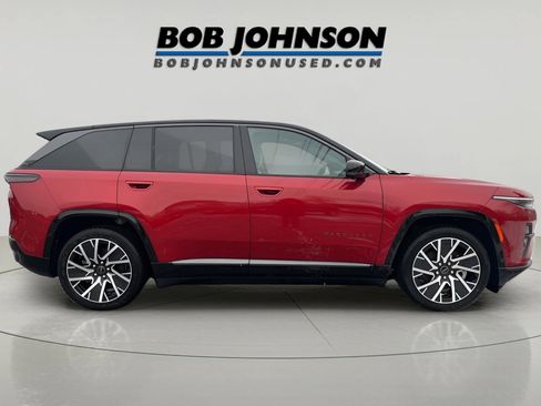 Used 2025 Jeep Wagoneer S Limited image 8