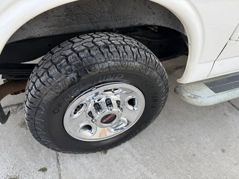 Used 2020 GMC Savana 2500 w/ Driver Convenience Package image 6