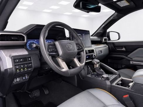 Used 2025 Toyota Tacoma 4x4 Double Cab Hybrid image 15
