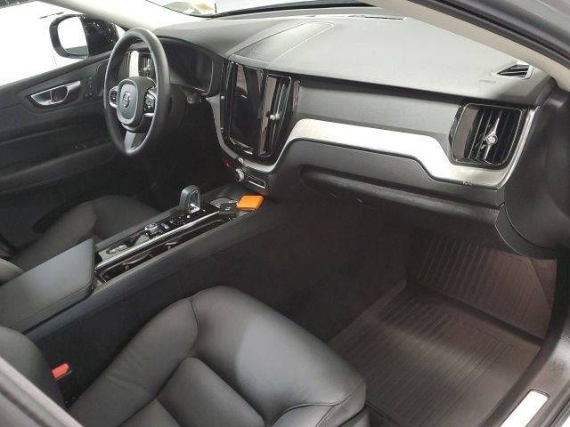Used 2025 Volvo XC60 B5 Plus w/ Protection Package Premier AWD/4WD image 27