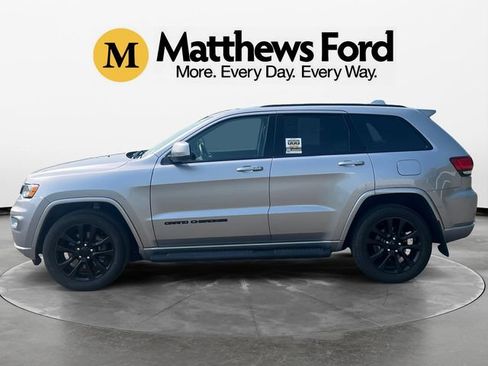 Used 2021 Jeep Grand Cherokee Laredo X AWD/4WD image 2